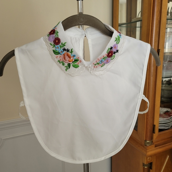Floral Embroidered Detachable Collar Dickey White Scalloped Layering Piece - Picture 7 of 7